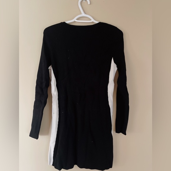 Sweater - Picture 2 of 4